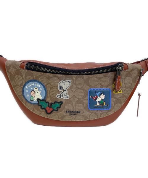 COACH（コーチ）COACH (コーチ) PEANUTS (ピーナッツ) ワーレン ベルト バッグ・シグネチャー キャンバス・パッチ ブラウンの古着・服飾アイテム