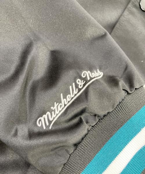 MITCHELL & NESS（ミッチェルアンドネス）MITCHELL & NESS (ミッチェルアンドネス) サテンブルゾン ブラック サイズ:Ｌの古着・服飾アイテム