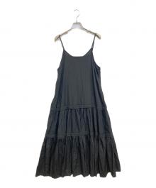 Loungedress（ラウンジドレス）の古着「サテンティアードキャミワンピース」｜ブラック