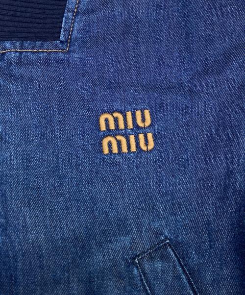 MIU MIU（ミュウミュウ）MIU MIU (ミュウミュウ) クロップドロゴデニムブルゾン インディゴ サイズ:38の古着・服飾アイテム