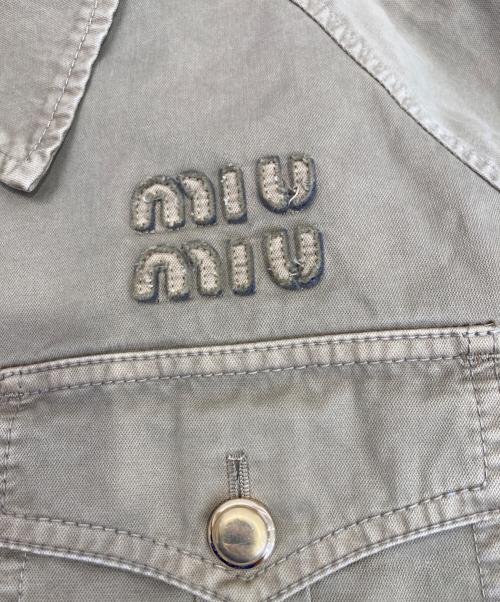 MIU MIU（ミュウミュウ）MIU MIU (ミュウミュウ) ガーメントダイロゴクロップドボンバージャケット カーキ サイズ:42の古着・服飾アイテム