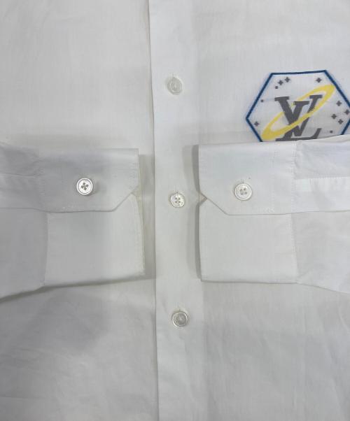 LOUIS VUITTON（ルイ ヴィトン）LOUIS VUITTON (ルイ ヴィトン) Space Badge Shirt ホワイト サイズ:Mの古着・服飾アイテム