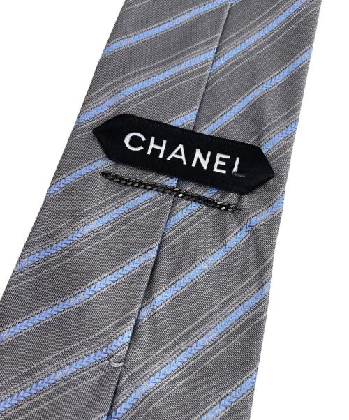 CHANEL（シャネル）CHANEL (シャネル) ロゴ刺繍ストライプネクタイ グレー サイズ:-の古着・服飾アイテム