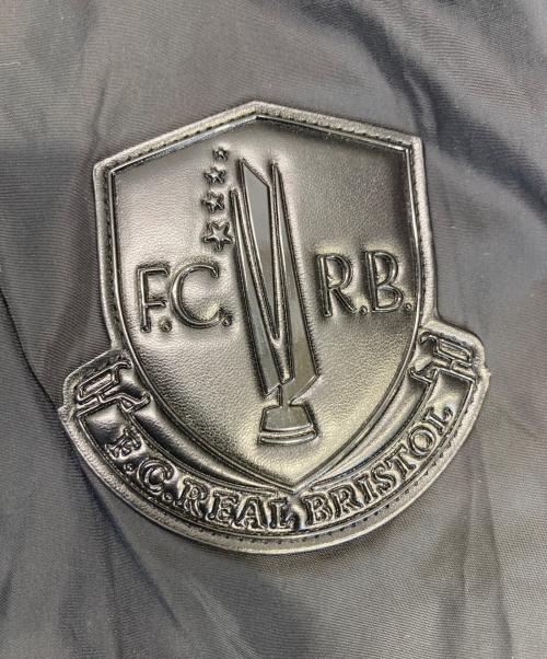 F.C.R.B.（エフシーレアルブリストル）F.C.R.B. (エフシーレアルブリストル) EXHIBITION GAME PISTE/エキシビジョンゲームピステ ホワイト×ブラック サイズ:Sの古着・服飾アイテム