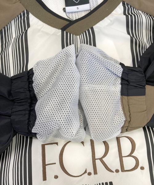 F.C.R.B.（エフシーレアルブリストル）F.C.R.B. (エフシーレアルブリストル) EXHIBITION GAME PISTE/エキシビジョンゲームピステ ホワイト×ブラック サイズ:Sの古着・服飾アイテム
