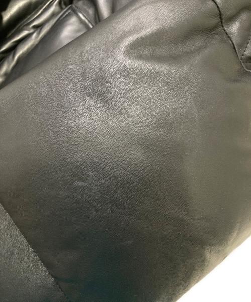 MONCLER（モンクレール）MONCLER (モンクレール) Aisneオールレザーダウンジャケット ブラック サイズ:4の古着・服飾アイテム