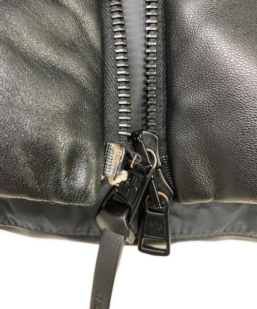 MONCLER（モンクレール）MONCLER (モンクレール) Aisneオールレザーダウンジャケット ブラック サイズ:4の古着・服飾アイテム