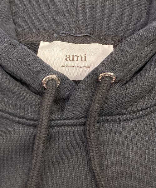 AMI Alexandre Mattiussi（アミアレクサンドルマテュッシ）AMI Alexandre Mattiussi (アミアレクサンドルマテュッシ) ハートロゴ刺繍パーカー ブラック サイズ:Mの古着・服飾アイテム