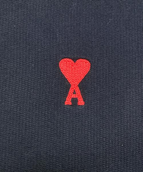 AMI Alexandre Mattiussi（アミアレクサンドルマテュッシ）AMI Alexandre Mattiussi (アミアレクサンドルマテュッシ) ハートロゴ刺繍パーカー ブラック サイズ:Mの古着・服飾アイテム