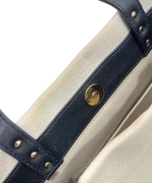 VALENTINO GARAVANI（ヴァレンティノ・ガラヴァーニ）VALENTINO GARAVANI (ヴァレンティノ・ガラヴァーニ) ハンドバッグ アイボリー×ブラック サイズ:-の古着・服飾アイテム