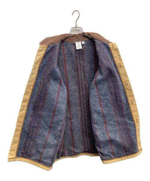 SMP CLOTHING（エスエムピークロージング）SMP CLOTHING (エスエムピークロージング) ステンシルダックジャケット ベージュ サイズ:42の古着・服飾アイテム