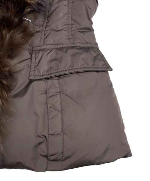 MONCLER（モンクレール）MONCLER (モンクレール) ファーダウンジャケット ブラウンの古着・服飾アイテム