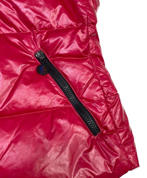 MONCLER（モンクレール）MONCLER (モンクレール) フーデッドダウンジャケット レッドの古着・服飾アイテム