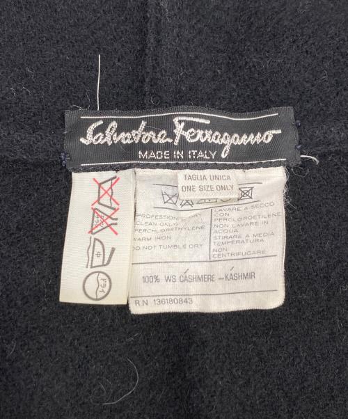 Salvatore Ferragamo（サルヴァトーレ フェラガモ）Salvatore Ferragamo (サルヴァトーレ フェラガモ) ポンチョ ブラック サイズ:ONE SIZE ONLYの古着・服飾アイテム