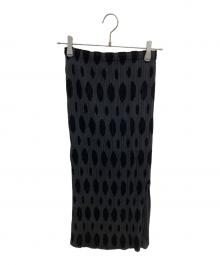 ISSEY MIYAKE FETE（イッセイミヤケフェット）の古着「ドット柄プリーツスカート」｜ブラック