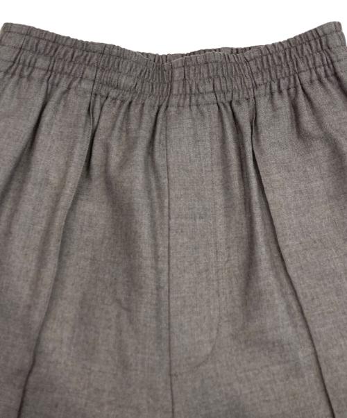 AURALEE（オーラリー）AURALEE (オーラリー) SUPER LIGHT WOOL EASY SLACKS ベージュの古着・服飾アイテム