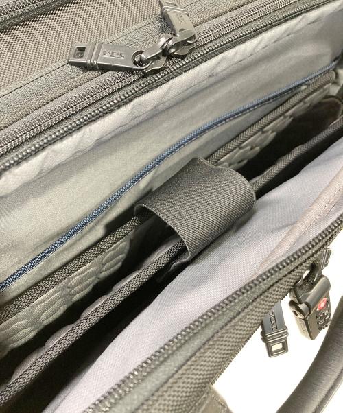 TUMI（トゥミ）TUMI (トゥミ) Alpha 2 4 Wheeled Deluxe Brief with Laptop Case ブラック サイズ:-の古着・服飾アイテム