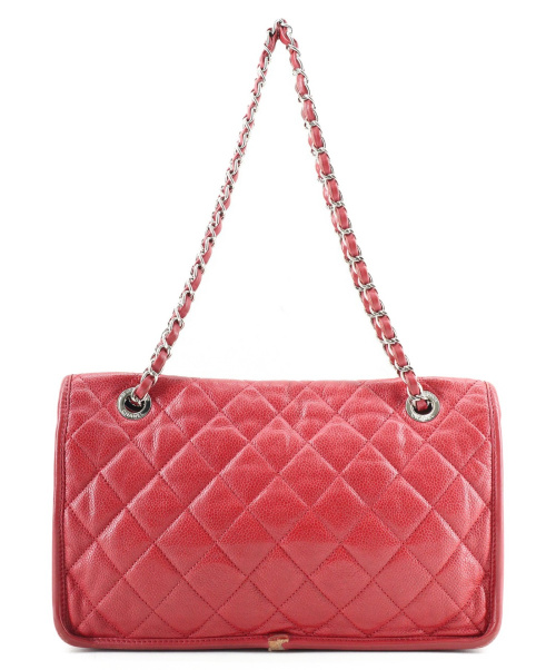 CHANEL（シャネル）CHANEL (シャネル) チェーンショルダーバッグ レッド マトラッセの古着・服飾アイテム