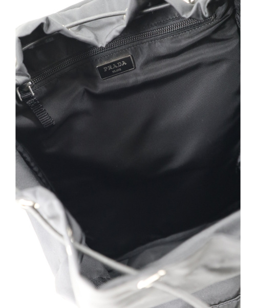 PRADA（プラダ）PRADA (プラダ) ナイロンフラップリュック ブラック V135の古着・服飾アイテム