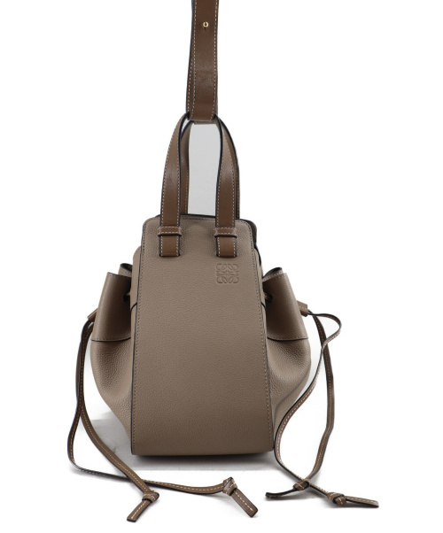 LOEWE（ロエベ）LOEWE (ロエベ) ハンモック ドローストリングバッグ スモール グレージュの古着・服飾アイテム