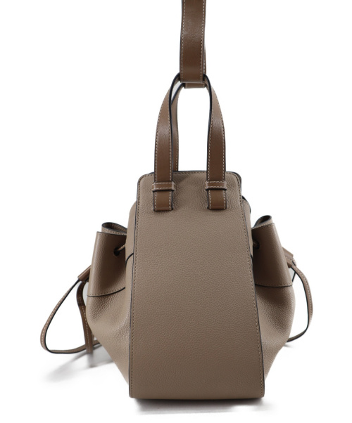 LOEWE（ロエベ）LOEWE (ロエベ) ハンモック ドローストリングバッグ スモール グレージュの古着・服飾アイテム