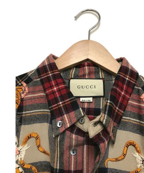 GUCCI（グッチ）GUCCI (グッチ) ドラゴン刺繍チェックシャツ レッド サイズ:43の古着・服飾アイテム