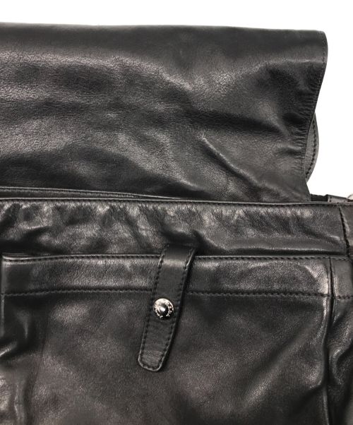 PRADA（プラダ）PRADA (プラダ) レザーショルダーバッグ/メッセンジャーバッグ ブラックの古着・服飾アイテム