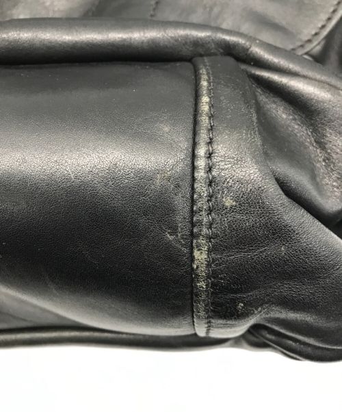 PRADA（プラダ）PRADA (プラダ) レザーショルダーバッグ/メッセンジャーバッグ ブラックの古着・服飾アイテム