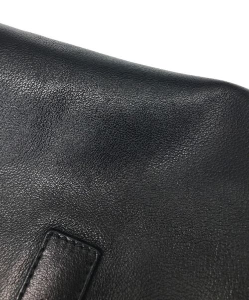PRADA（プラダ）PRADA (プラダ) レザーショルダーバッグ ブラックの古着・服飾アイテム
