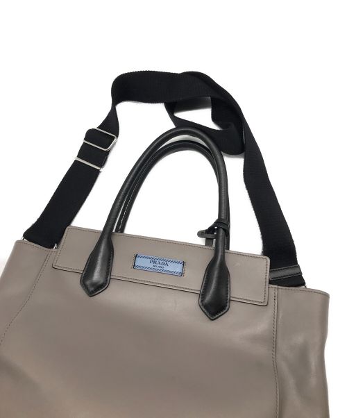 PRADA（プラダ）PRADA (プラダ) 2WAYレザートートバッグ グレーの古着・服飾アイテム