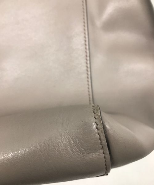 PRADA（プラダ）PRADA (プラダ) 2WAYレザートートバッグ グレーの古着・服飾アイテム
