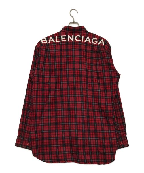 BALENCIAGA（バレンシアガ）BALENCIAGA (バレンシアガ) バックプリントチェックシャツ レッド サイズ:39の古着・服飾アイテム