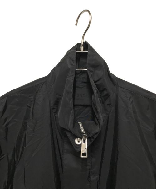 PRADA（プラダ）PRADA (プラダ) ロゴプレートナイロンブルゾン ブラック サイズ:50の古着・服飾アイテム