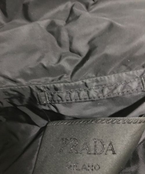 PRADA（プラダ）PRADA (プラダ) ロゴプレートナイロンブルゾン ブラック サイズ:50の古着・服飾アイテム