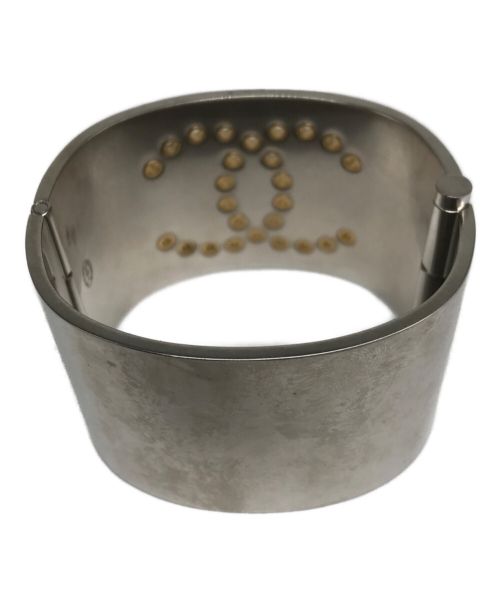 CHANEL（シャネル）CHANEL (シャネル) ココマークメタルバングル シルバーの古着・服飾アイテム