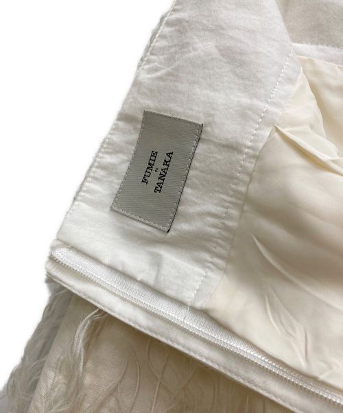 FUMIE=TANAKA（フミエタナカ）FUMIE=TANAKA (フミエタナカ) フェザースカート ホワイト サイズ:1の古着・服飾アイテム