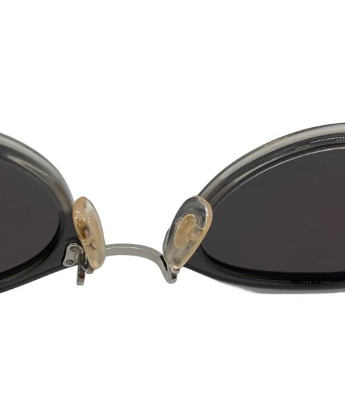 OLIVER PEOPLES（オリバーピープルズ）OLIVER PEOPLES (オリバーピープルズ) サングラス グレー サイズ:47□24-142の古着・服飾アイテム