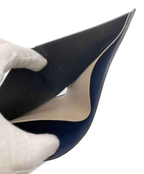 FENDI（フェンディ）FENDI (フェンディ) 2つ折り財布 ネイビーの古着・服飾アイテム