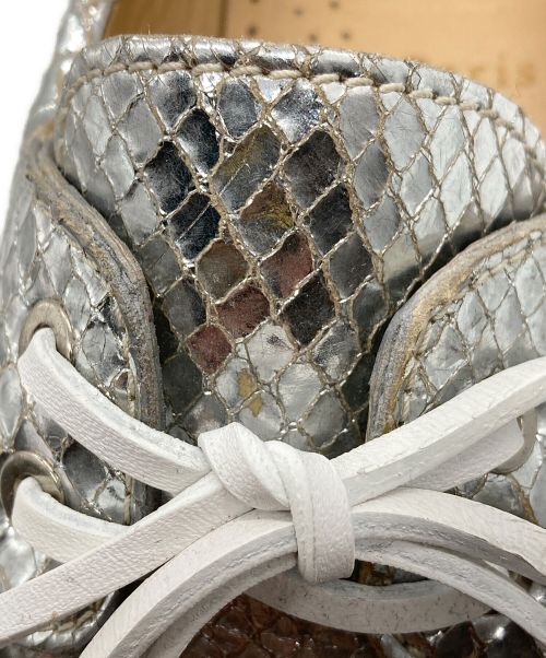 Christian Louboutin（クリスチャン・ルブタン）Christian Louboutin (クリスチャン・ルブタン) スタッズデッキシューズ シルバー サイズ:41 1/2の古着・服飾アイテム