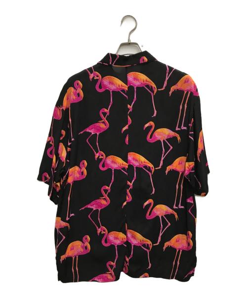 soe ready to wear（ソーイレディトゥウェア）SOE READY TO WEAR (ソーイレディトゥウェア) FLAMINGO SHIRT ブラックの古着・服飾アイテム
