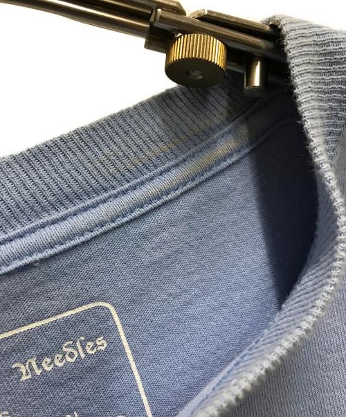Rebuild by Needles（リビルドバイニードルス）Rebuild by Needles (リビルドバイニードルス) プリントTシャツ ブルー×レッド サイズ:Sの古着・服飾アイテム