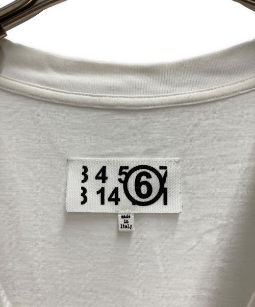 MM6 Maison Margiela（エムエムシックスメゾンマルジェラ）MM6 Maison Margiela (エムエムシックスメゾンマルジェラ) ナンバーロゴカットソー ホワイト サイズ:Sの古着・服飾アイテム