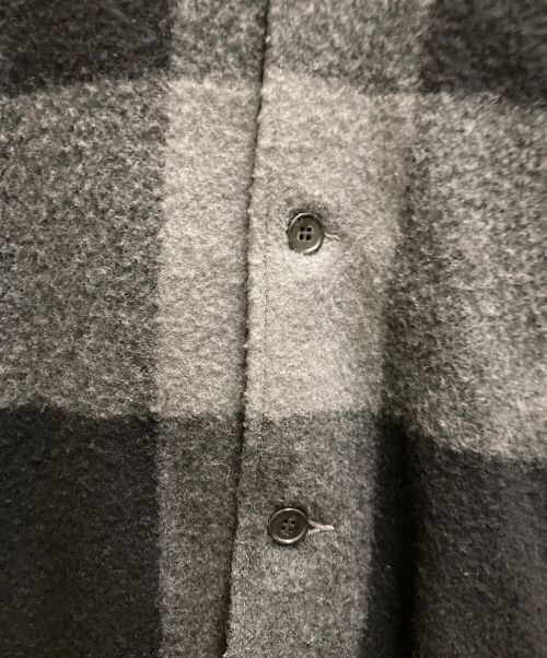 COOTIE PRODUCTIONS（クーティープロダクツ）COOTIE PRODUCTIONS (クーティープロダクツ) Napping Buffalo Check Shop Coat グレー サイズ:Ⅿの古着・服飾アイテム