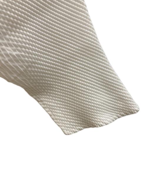 ISSEY MIYAKE PLEATS T（イッセイミヤケ プリーツ）ISSEY MIYAKE PLEATS T (イッセイミヤケ プリーツ) カットソー ホワイト サイズ:３の古着・服飾アイテム