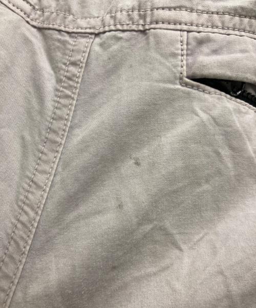 STONE ISLAND（ストーンアイランド）STONE ISLAND (ストーンアイランド) BRUSHED COTTON CANVAS OLD EFFECT CARGO PANTS グレー サイズ:76cm (W30)の古着・服飾アイテム
