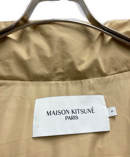 maison kitsune（メゾンキツネ）maison kitsune (メゾンキツネ) PUFFER JACKET ベージュ サイズ:Sの古着・服飾アイテム