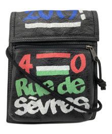 BALENCIAGA（バレンシアガ）の古着「Leather Graffiti Explorer Strap Pouch」｜ブラック