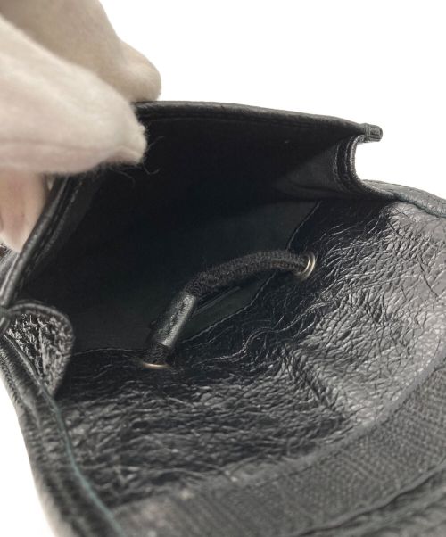 BALENCIAGA（バレンシアガ）BALENCIAGA (バレンシアガ) Leather Graffiti Explorer Strap Pouch ブラックの古着・服飾アイテム