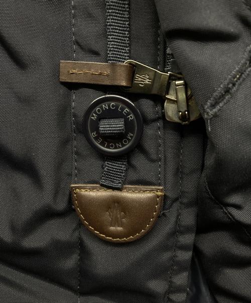 MONCLER（モンクレール）MONCLER (モンクレール) ダウンジャケット ネイビー サイズ:2の古着・服飾アイテム