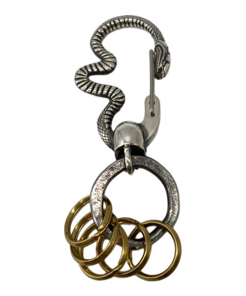 RUSH（ラッシュ）RUSH (ラッシュ) Snake & Skull Keychain シルバー×ゴールドの古着・服飾アイテム